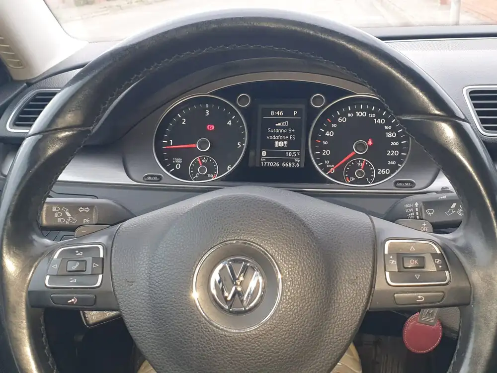 VOLKSWAGEN passat