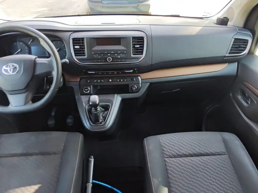TOYOTA proace verso