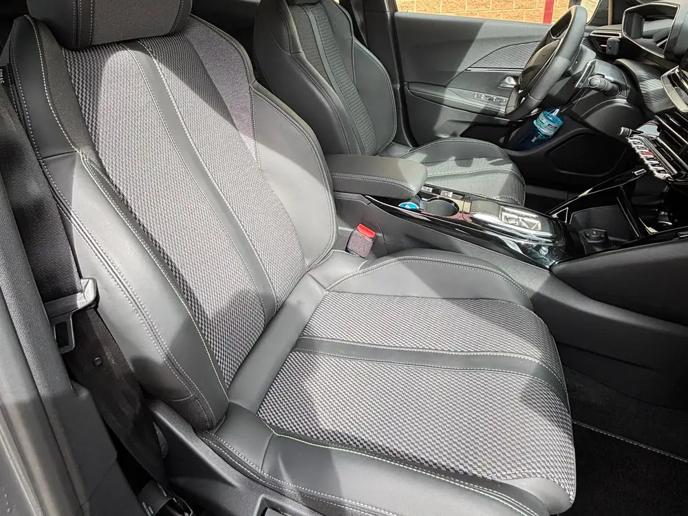 PEUGEOT 2008 - Foto 16 | Clidrive