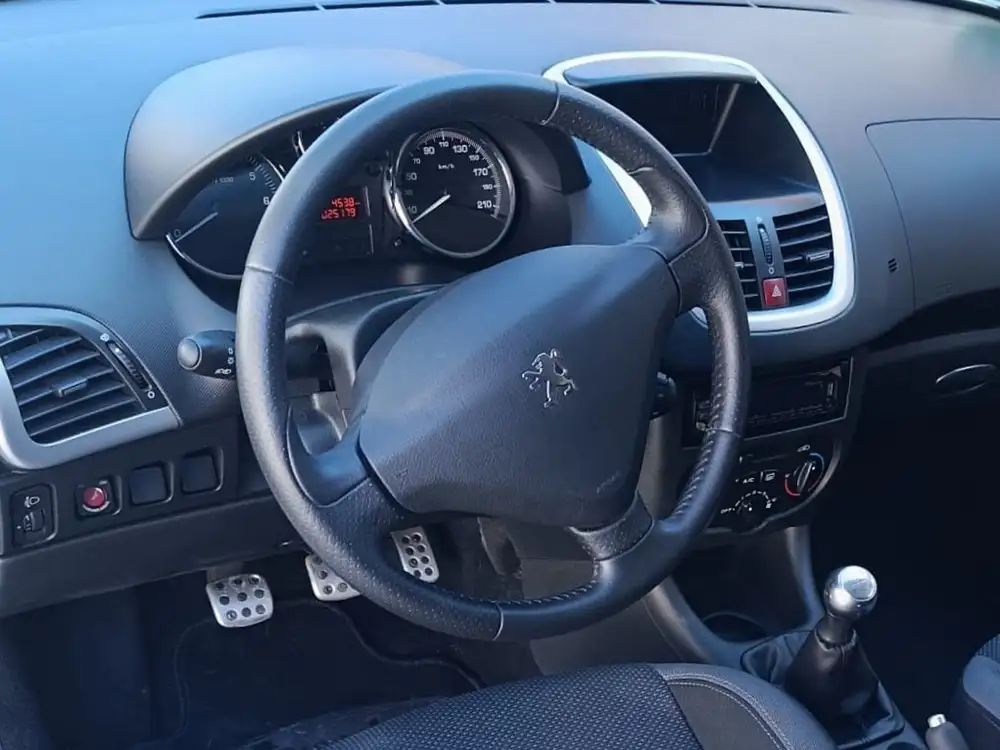 PEUGEOT 206 - Foto 8 | Clidrive