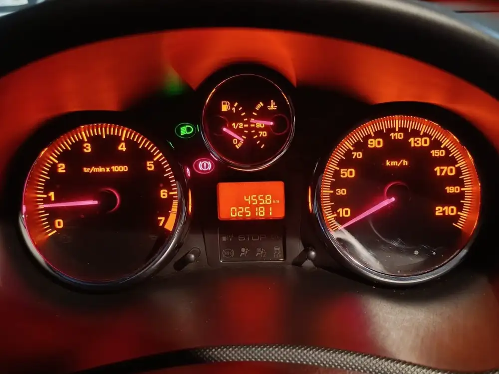 PEUGEOT 206 - Foto 10 | Clidrive