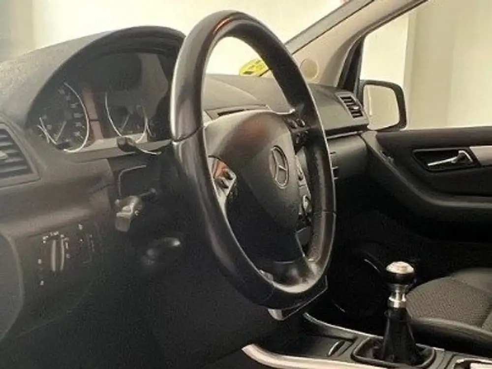 MERCEDES clase a - Foto 6 | Clidrive