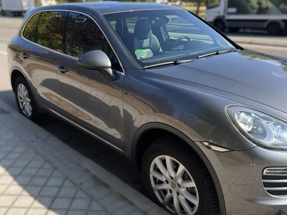 PORSCHE cayenne