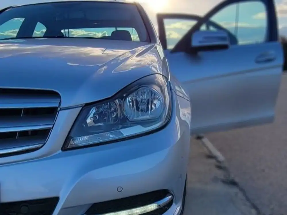 MERCEDES clase c