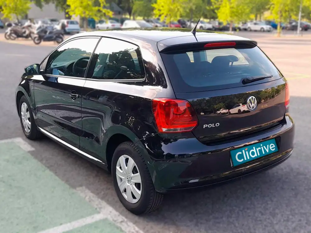 VOLKSWAGEN polo