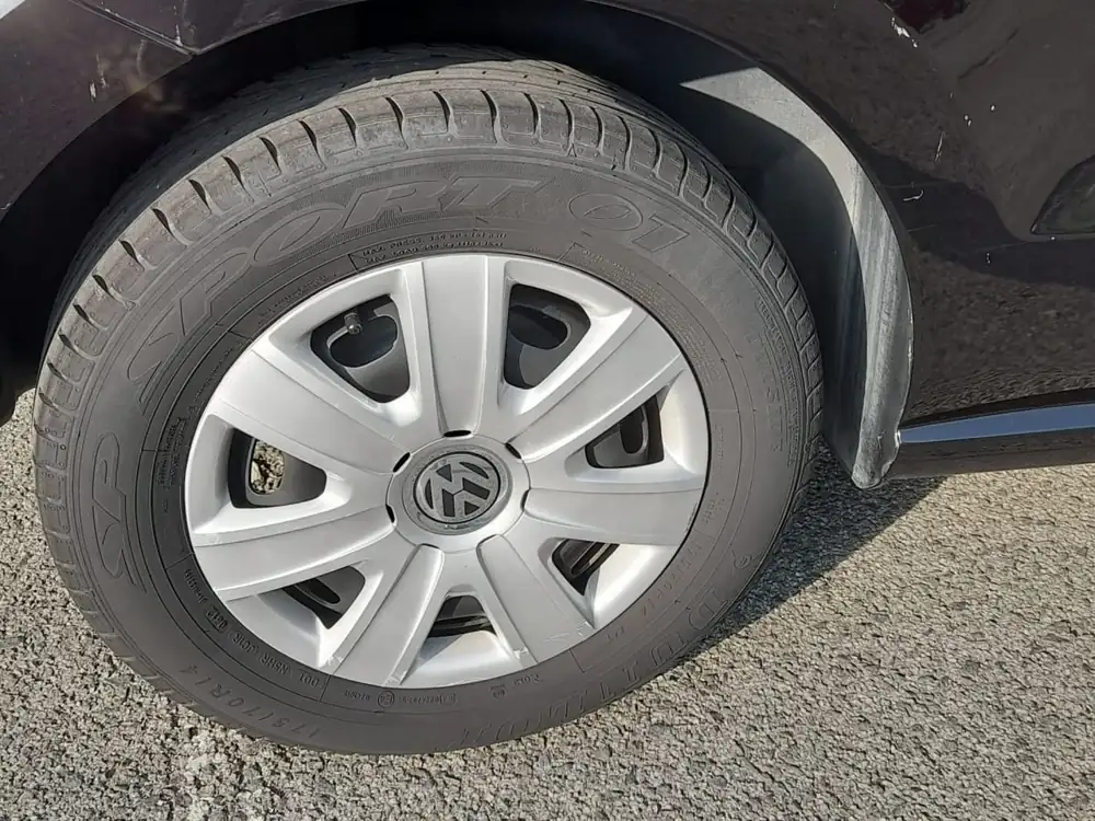 VOLKSWAGEN polo