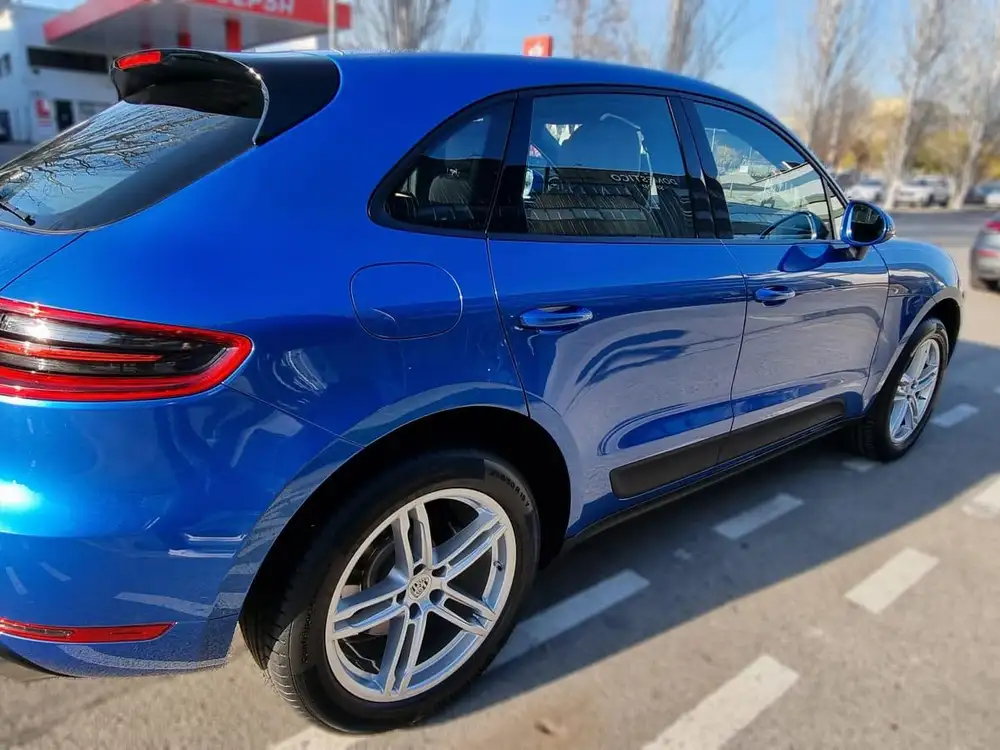PORSCHE macan