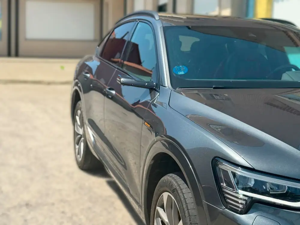 AUDI e-tron sportback