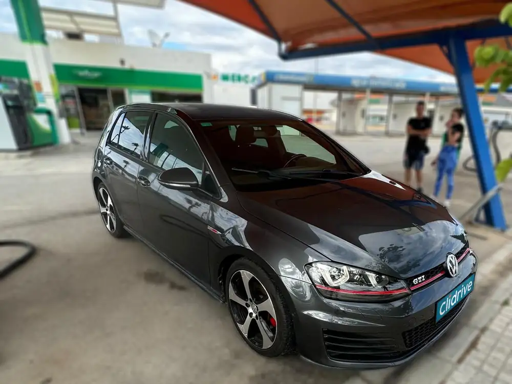 VOLKSWAGEN golf