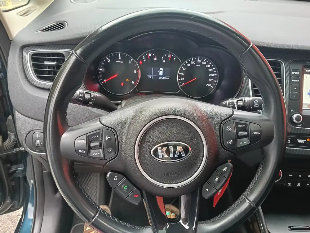 KIA carens