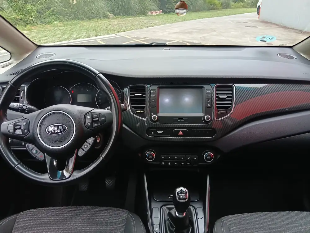 KIA carens