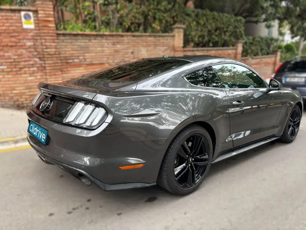 FORD mustang