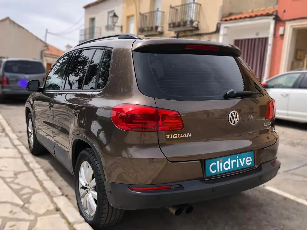 VOLKSWAGEN tiguan