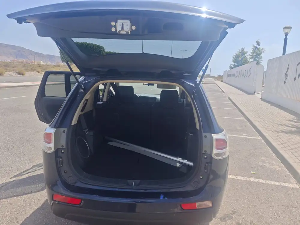 MITSUBISHI outlander