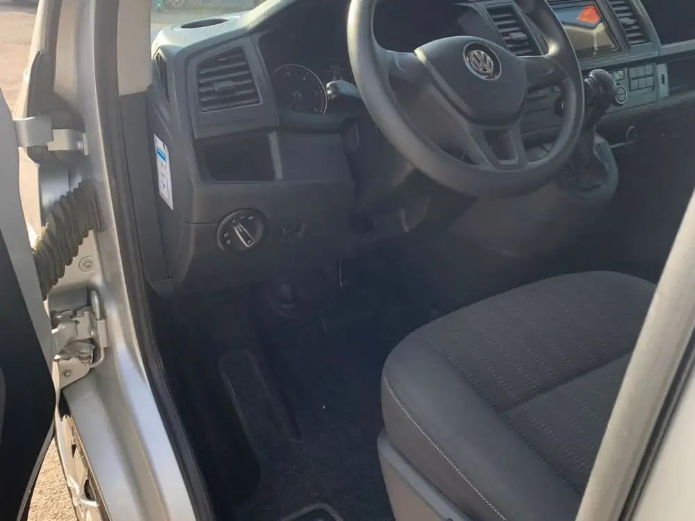 VOLKSWAGEN caravelle