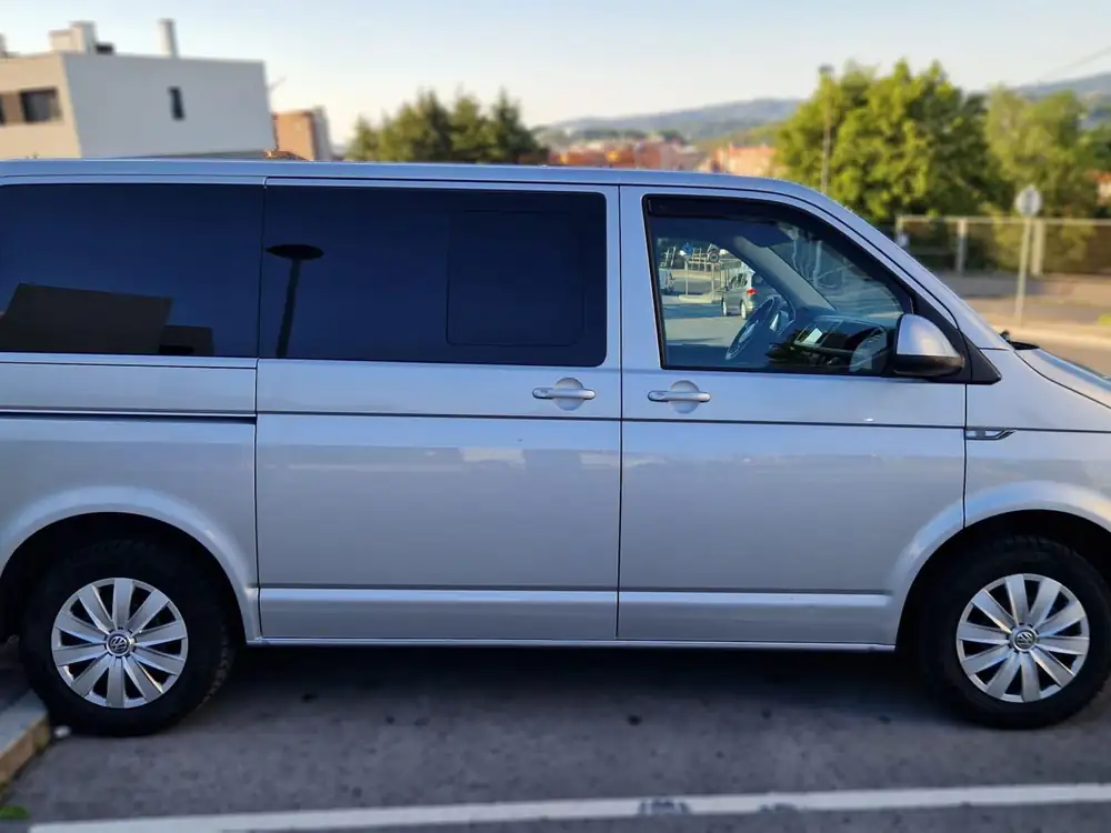 VOLKSWAGEN caravelle