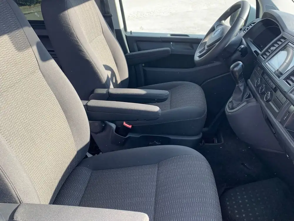 VOLKSWAGEN caravelle