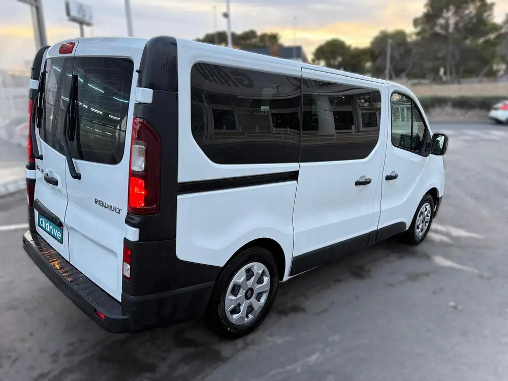 RENAULT trafic