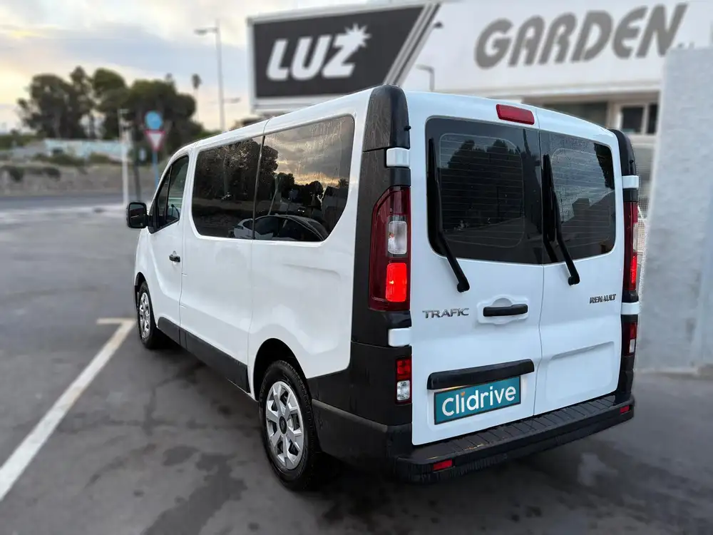 RENAULT trafic