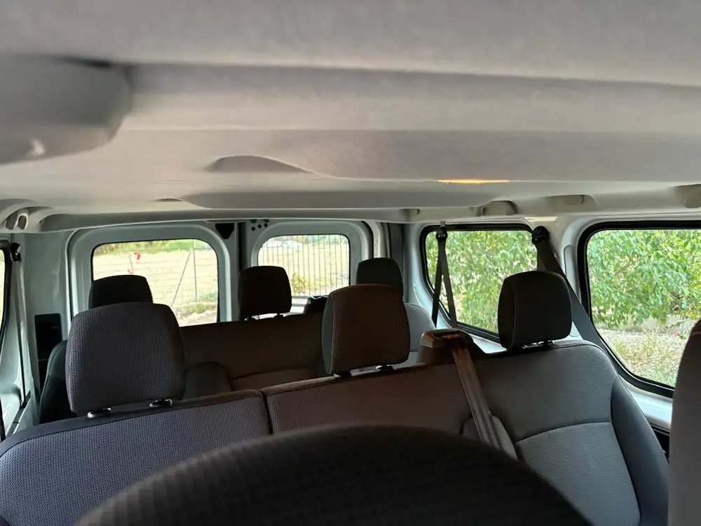 RENAULT trafic