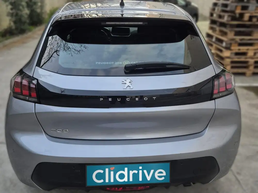 PEUGEOT 208