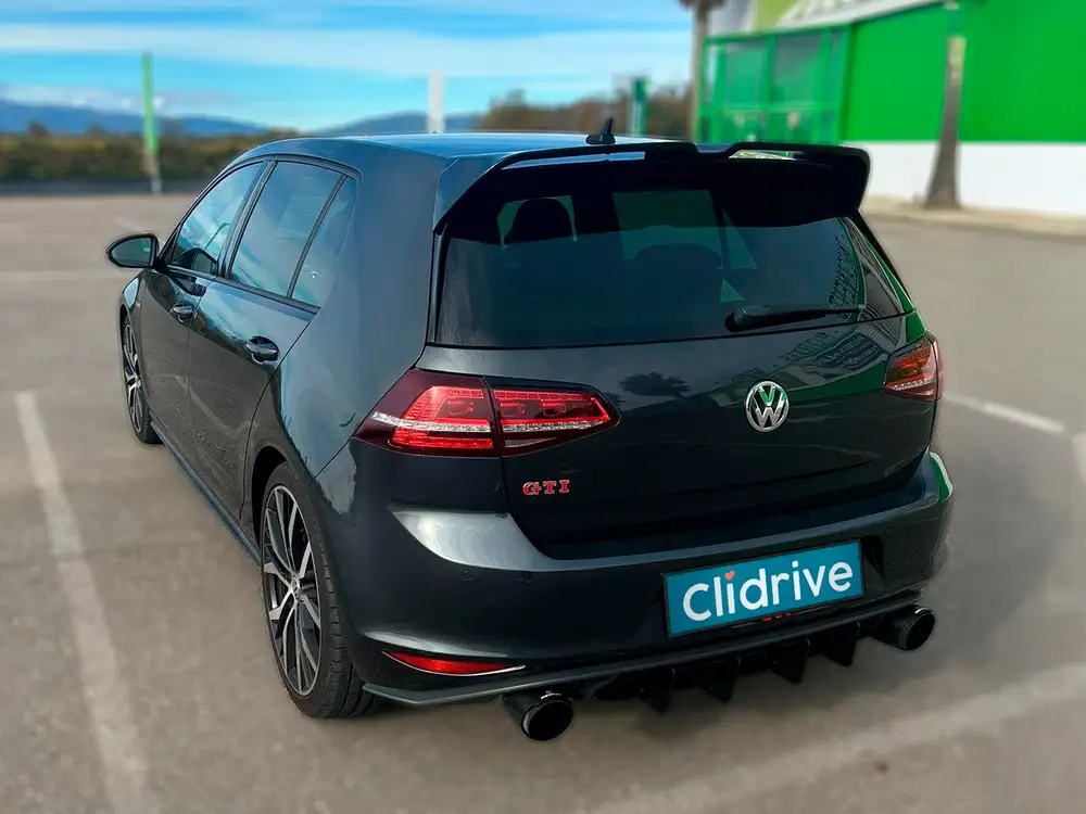 VOLKSWAGEN golf
