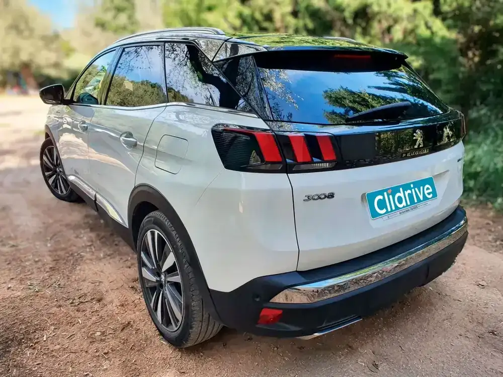PEUGEOT 3008 hybrid