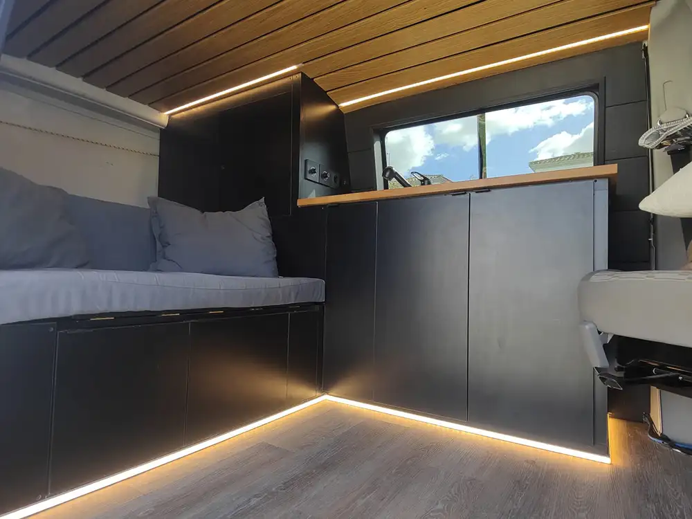 VOLKSWAGEN transporter