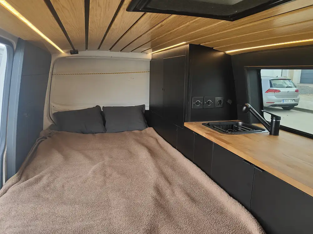 VOLKSWAGEN transporter