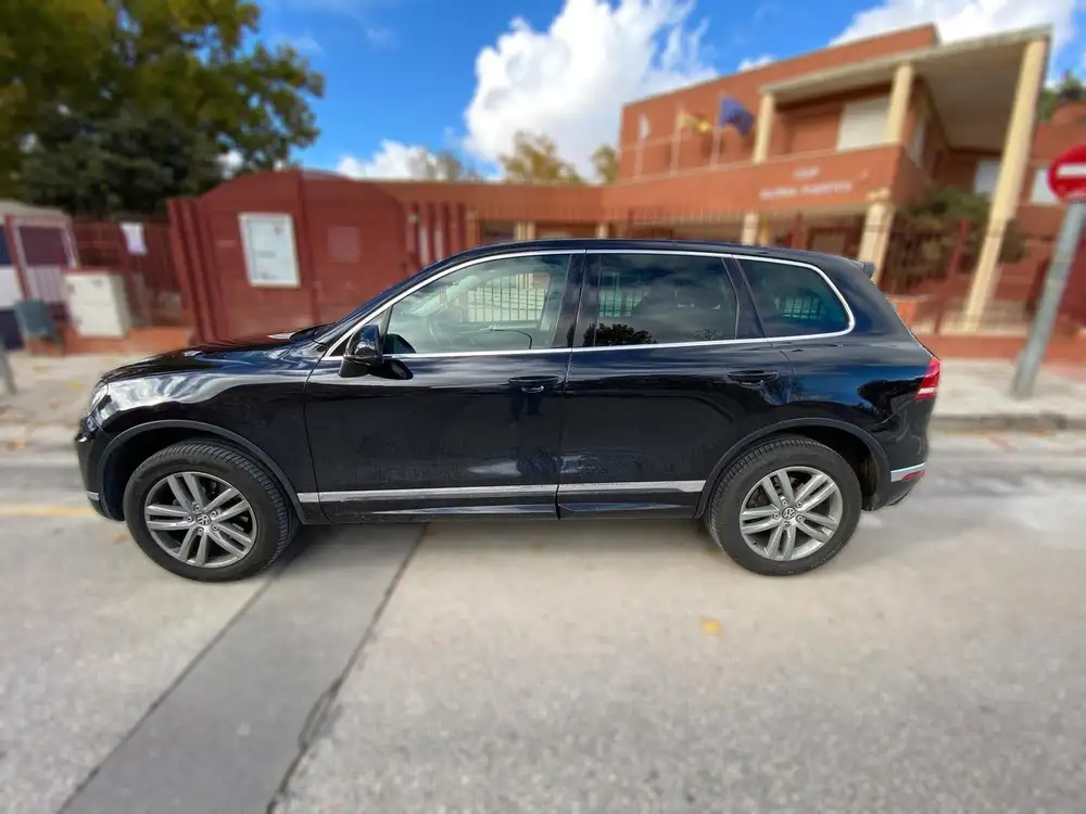 VOLKSWAGEN touareg