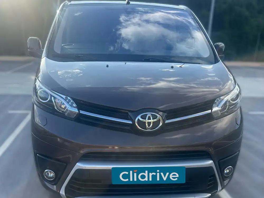 TOYOTA proace verso