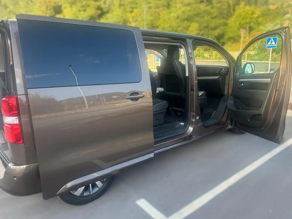 TOYOTA proace verso