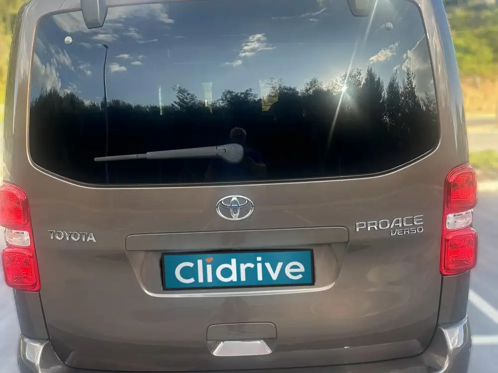 TOYOTA proace verso
