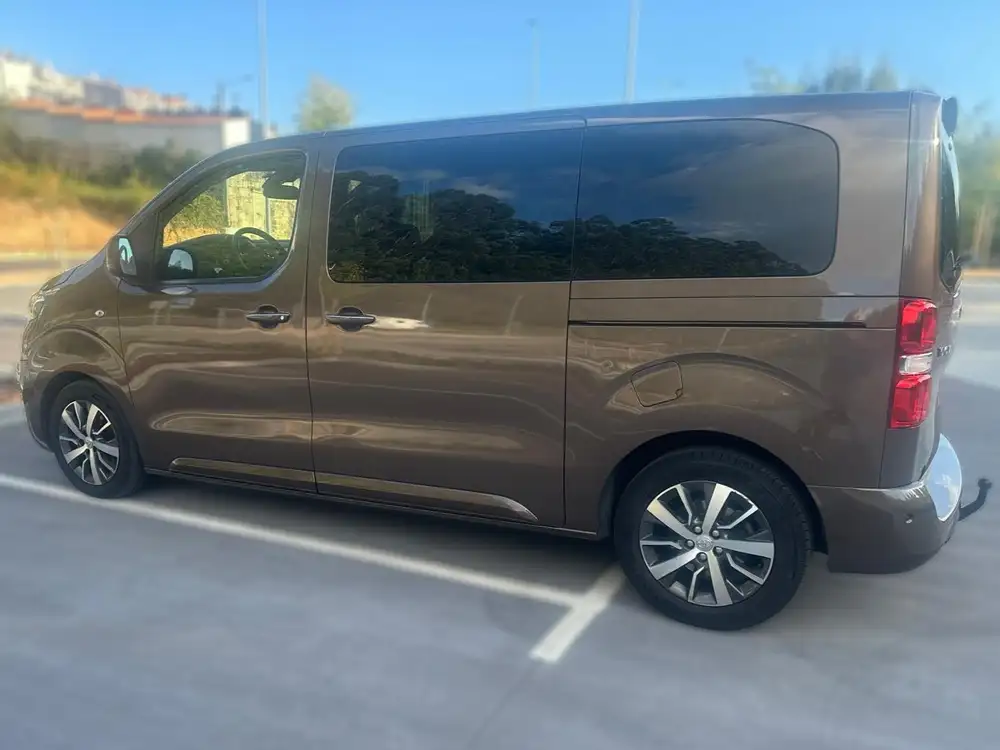 TOYOTA proace verso