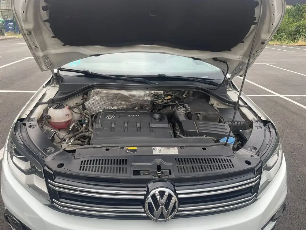 VOLKSWAGEN tiguan