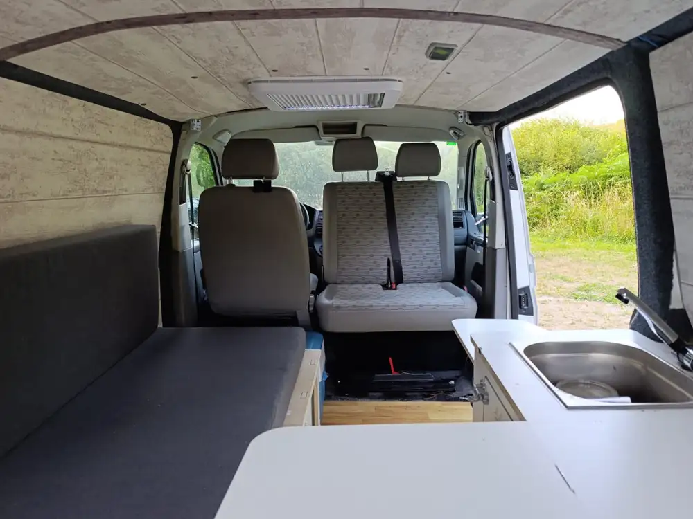 VOLKSWAGEN transporter