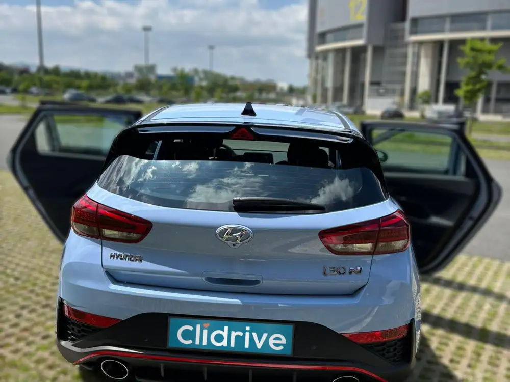 HYUNDAI i30