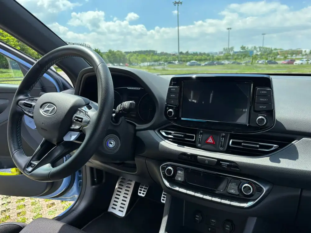 HYUNDAI i30