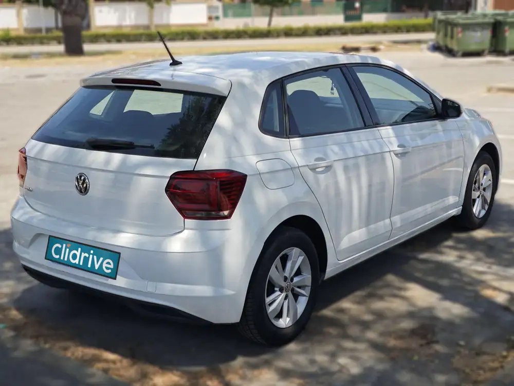VOLKSWAGEN polo