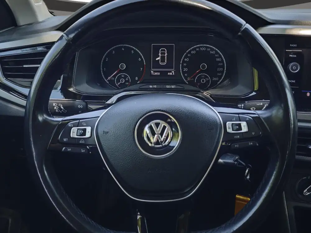 VOLKSWAGEN polo