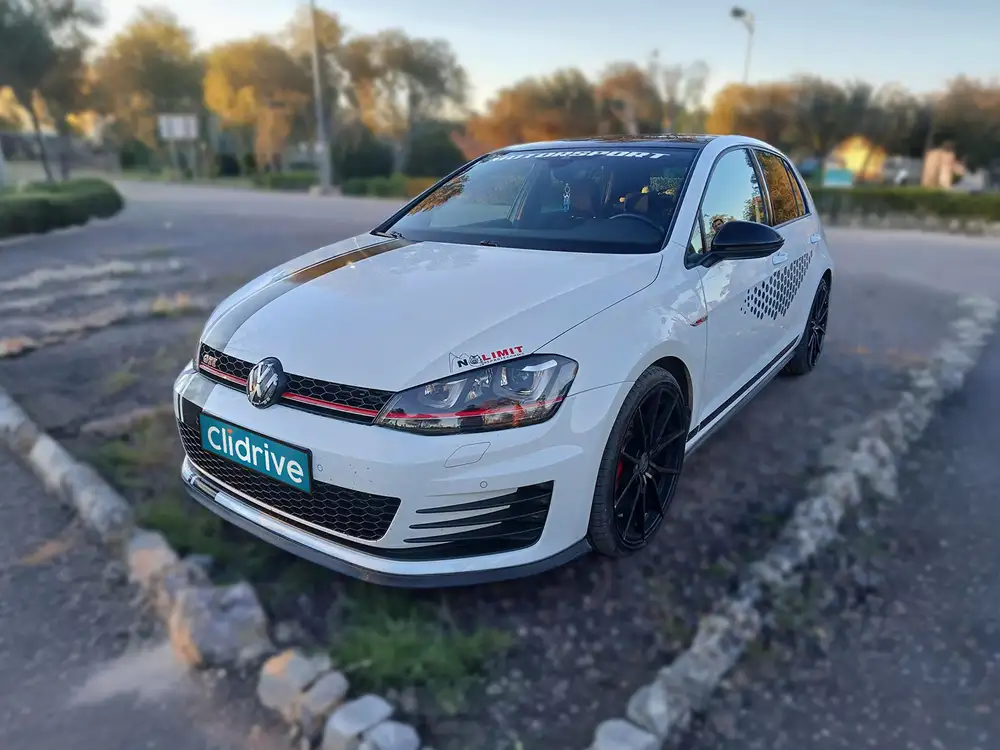 VOLKSWAGEN golf