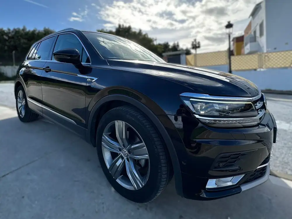 VOLKSWAGEN tiguan