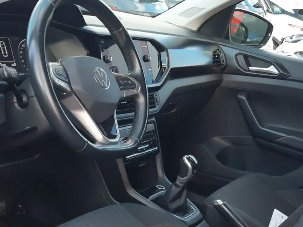 VOLKSWAGEN t-cross