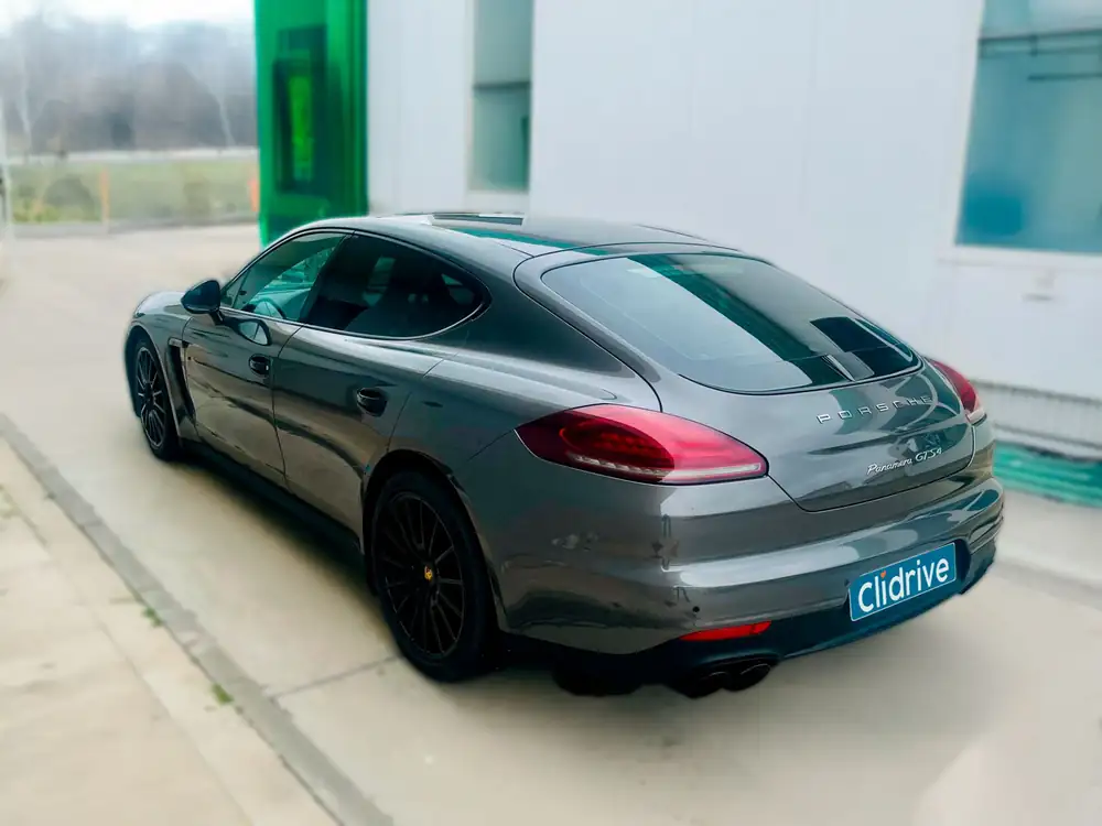 PORSCHE panamera