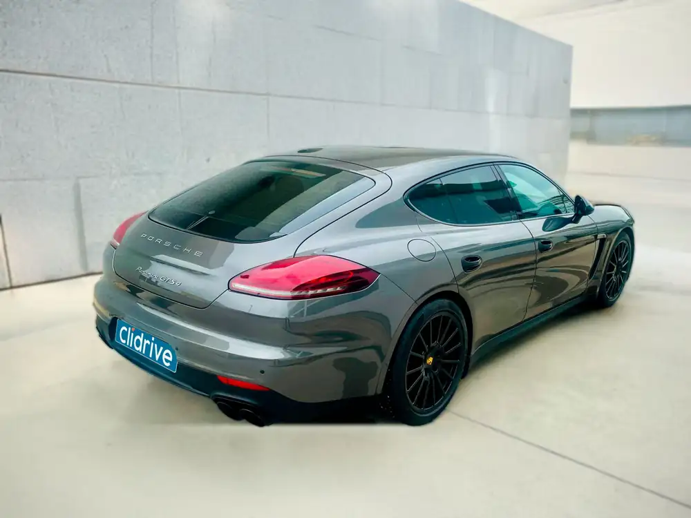 PORSCHE panamera