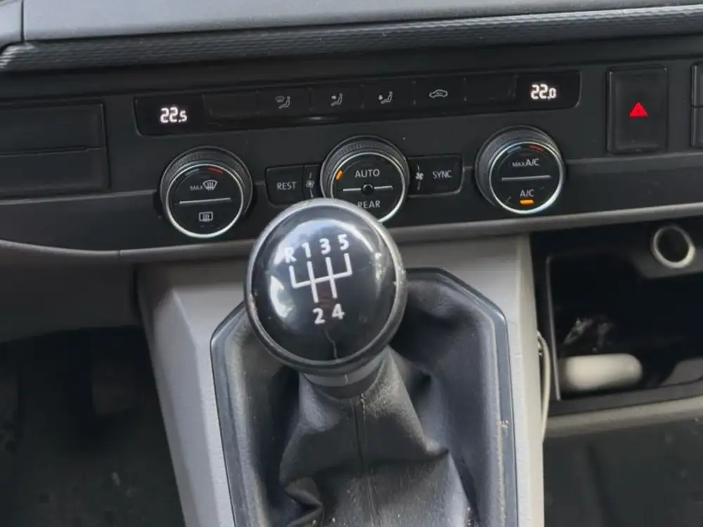 VOLKSWAGEN caravelle