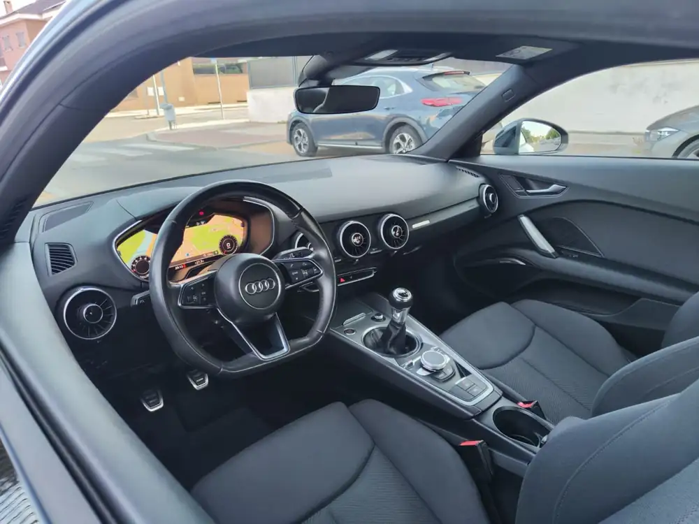 AUDI tt