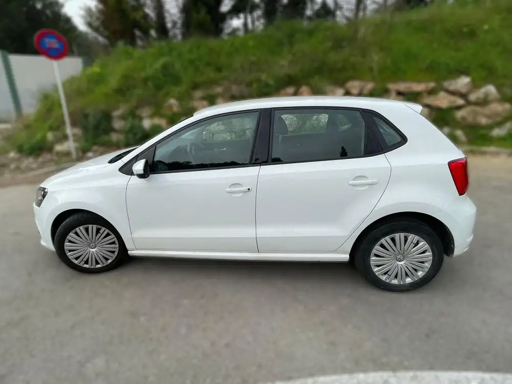 VOLKSWAGEN polo