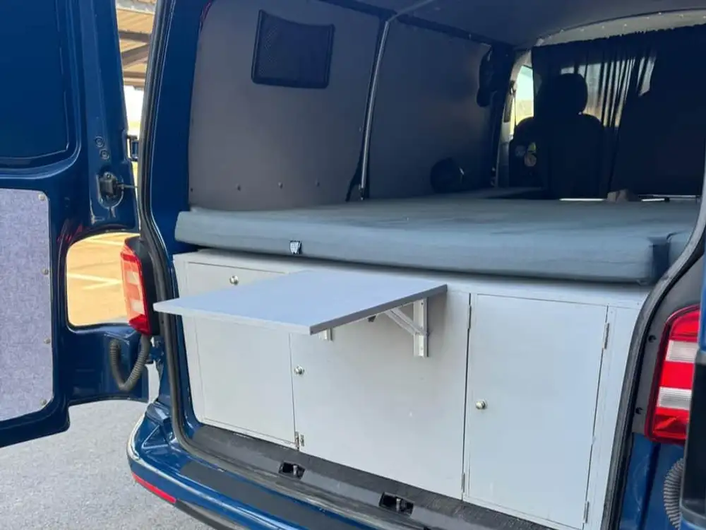 VOLKSWAGEN transporter