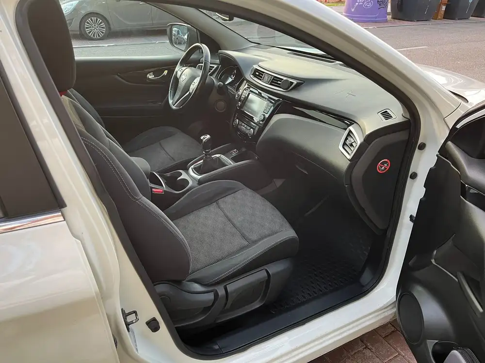 NISSAN qashqai